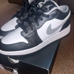 Air Jordan 1 Low Black white grey 7Y or 8.5 WMNS